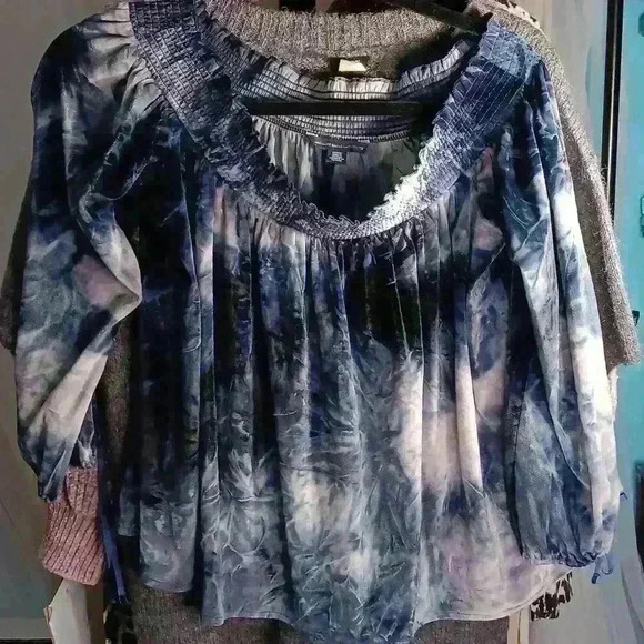 American Eagle Outfitters crushed velvet size medium off shoulder long sleeve - Picture 5 of 7